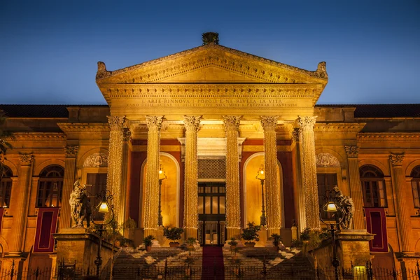 Teatro máximo en Palermo — Foto de Stock