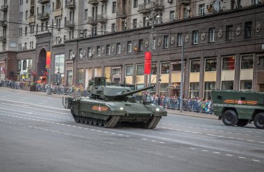 Armata T-14 ana Rus muharebe tankı