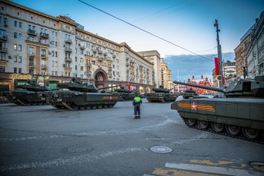 Armata T-14 ana Rus muharebe tankı