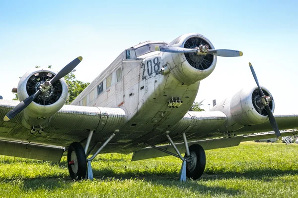 Eski uçak ju b2 — Stok fotoğraf
