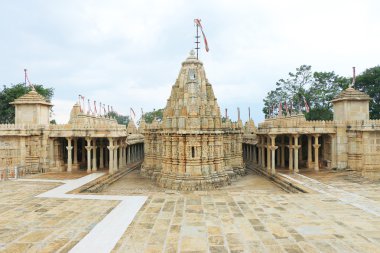 Büyük Chittorgarh Kalesi ve Hindistan topraklarındaki tapınak.