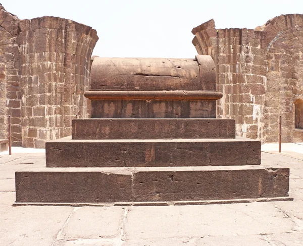 Arcs Aincents et tombeau bijapur Karnataka Inde — Photo