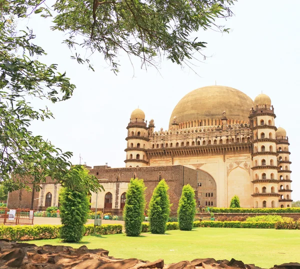 Gol gumbaz palácio e mausoléu bijapur Karnataka Índia — Fotografia de Stock