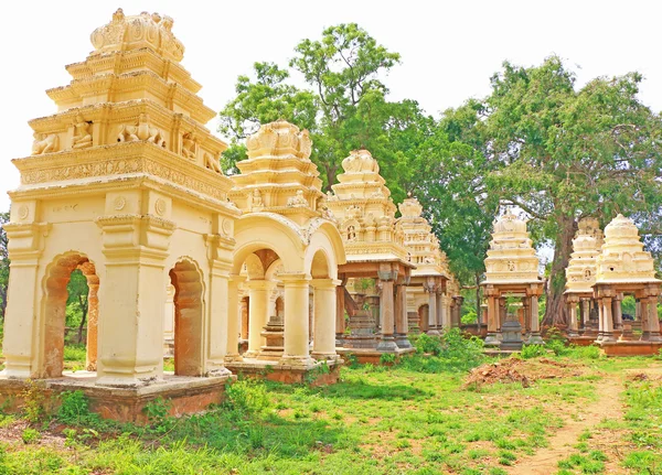 玛哈茹阿佳的纪念碑和墓迈索尔邦印度 — 图库照片