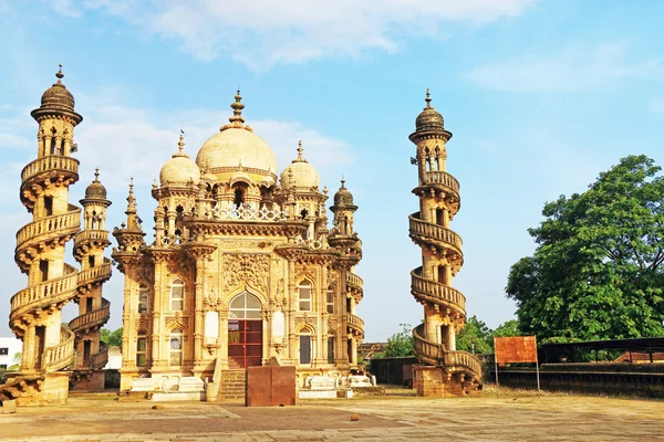 Mausoleum of the Wazir of Junagadh, Mohabbat Maqbara Palace juna — Stock Photo, Image