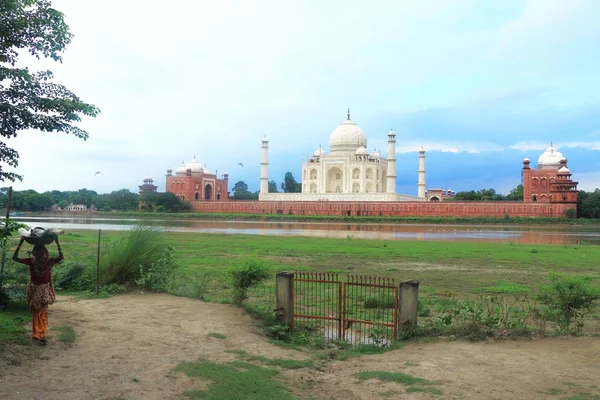 Inside grounds of agra fort india — Stock Photo, Image