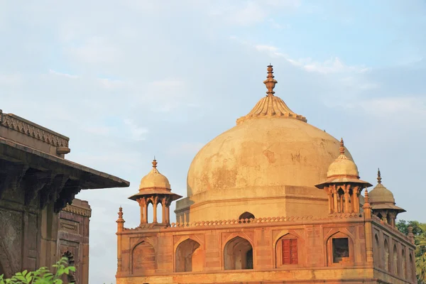 Monumento contendo túmulos mughal allahabad índia — Fotografia de Stock