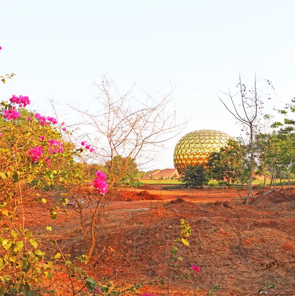 Auroville staty park Indien — Stockfoto