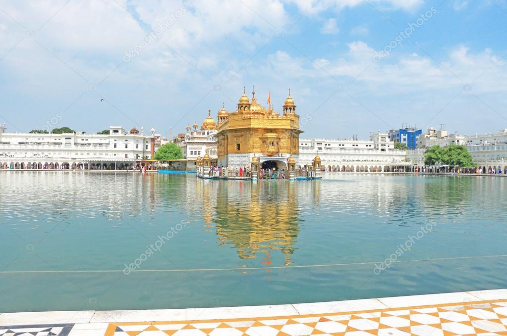 amritsar goldent temple complex punjab india