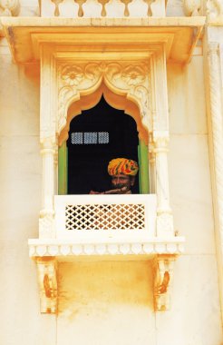 müzisyen flüt pencere rajasthan Hindistan üzerinden oynama