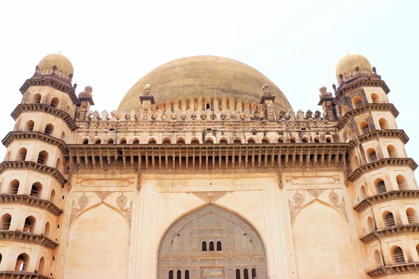 ゴル グンバズ廟と宮殿ビジャプール カルナタカ州インド — ストック写真