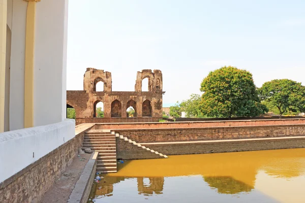 Aincent valv vattentankar och ruiner bijapur Karnataka Indien — Stockfoto