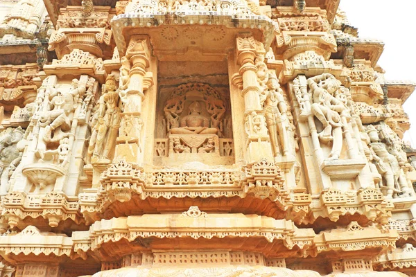 Ancient carvings in massive Chittorgarh Fort and grounds rajasth — Stock Photo, Image