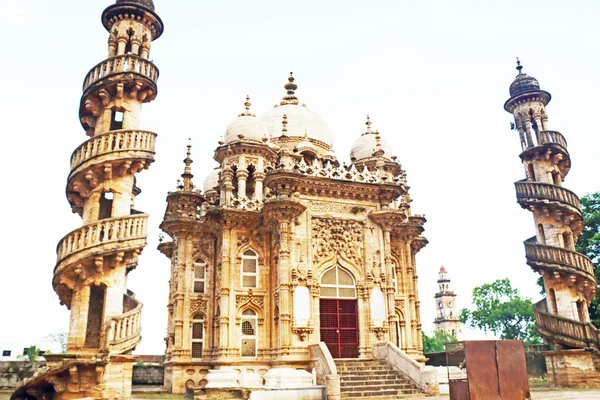 Mausoleum of the Wazir of Junagadh, Mohabbat Maqbara Palace juna — Stock Photo, Image