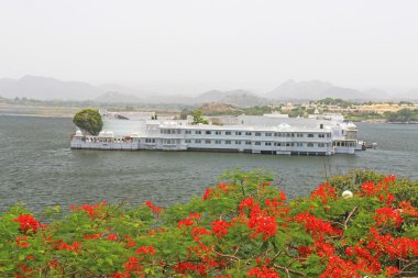 yüzen tekne ve otel udaipur Hindistan