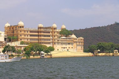 Şehir Sarayı ve Gölü udaipur rajasthan Hindistan