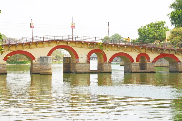 Pont sur le lac udaipur Inde — Photo