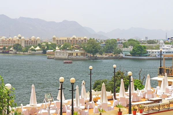 Vista lago e cidade udaipur índia — Fotografia de Stock