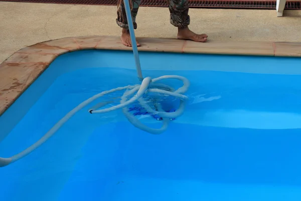 Pool cleaning maintenance — Stock Photo, Image