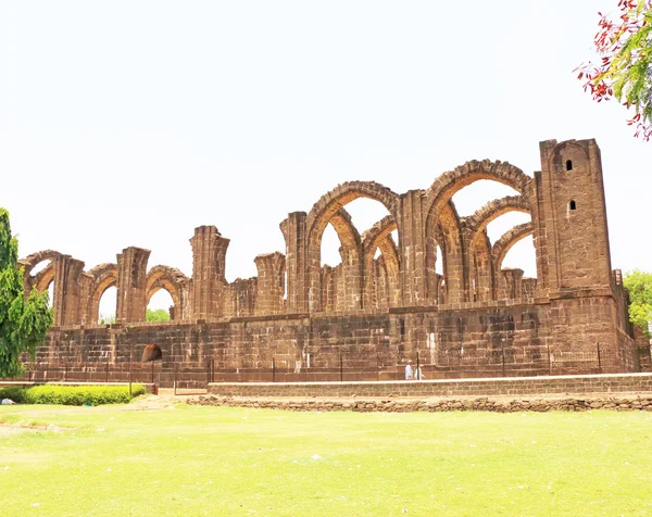 Arcos e ruínas incentes bijapur Karnataka índia — Fotografia de Stock