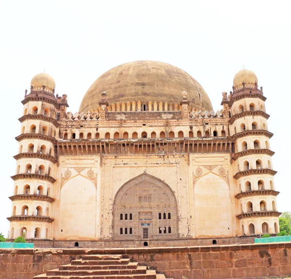 Gol gumbaz палацу і мавзолей bijapur Карнатака Індії — стокове фото