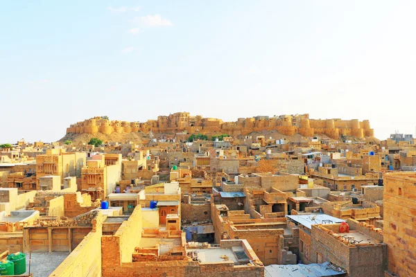 Muinaiset rakennukset ympärillä jaisalmer Intiassa — kuvapankkivalokuva