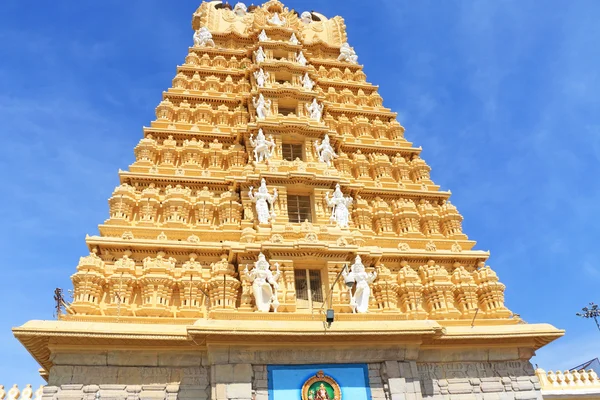 Türmender Gopuram india — Stockfoto