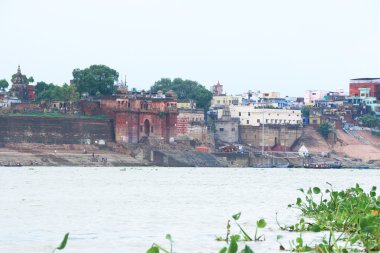 Nehir gangas Ganj Varanasi boyunca Ghats
