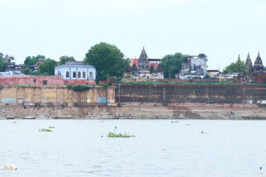 Nehir gangas Ganj Varanasi boyunca Ghats