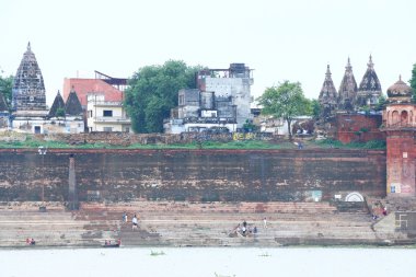 Nehir gangas Ganj Varanasi boyunca Ghats