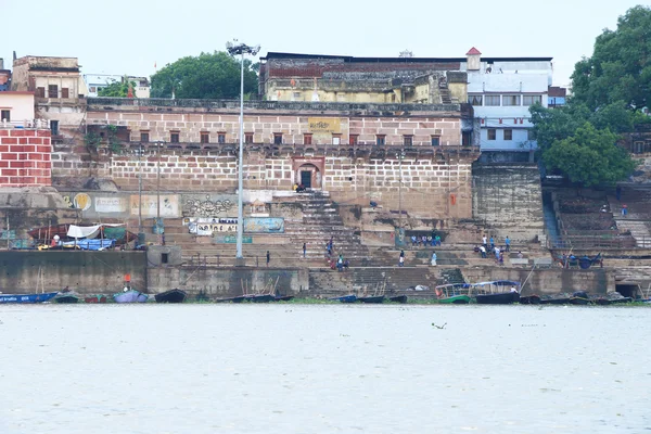 Ghats entlang des Flusses gangas ganges varanasi — Stockfoto