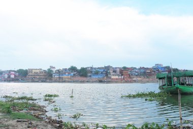 Nehir gangas Ganj Varanasi boyunca Ghats
