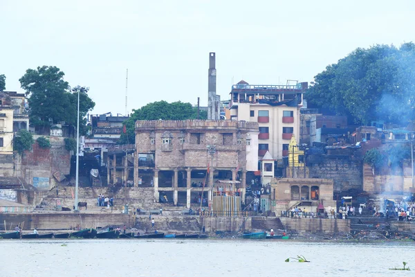 Ghats ardientes de la India Varanasi — Foto de Stock