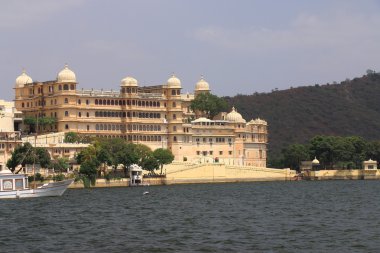 Şehir Sarayı ve Gölü udaipur rajasthan Hindistan