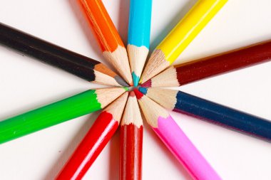 bir ekran renkli kalemler