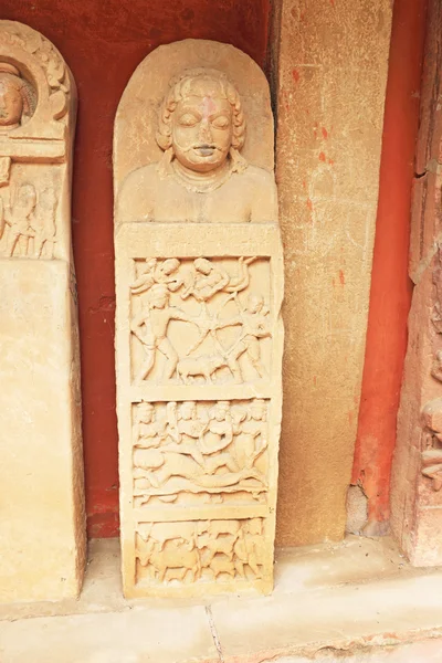 Oude houtsnijwerk binnen dit prachtige 8e-eeuws Gwalior fort M — Stockfoto