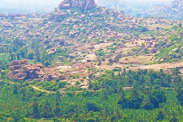 Захватывающий дух и огромный объект всемирного наследия ЮНЕСКО Карнатак — стоковое фото