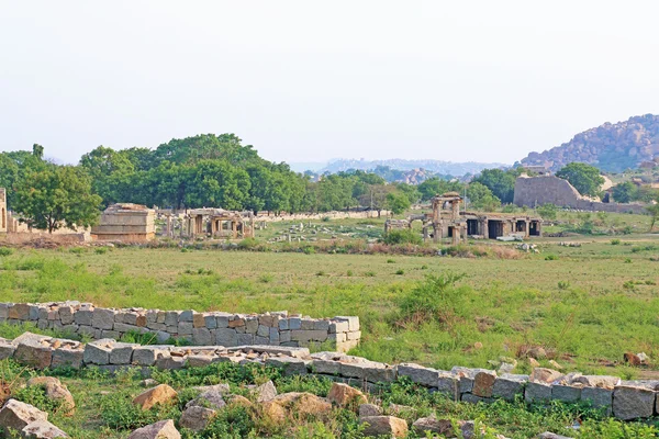 Zdumiewające i ogromne Hampi Unesco światowego dziedzictwa witryny Karnataka — Zdjęcie stockowe