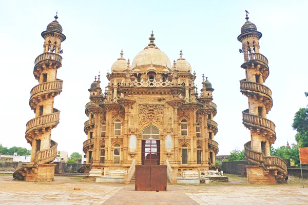 Mausoleum of the Wazir of Junagadh, Mohabbat Maqbara Palace juna — Stock Photo, Image