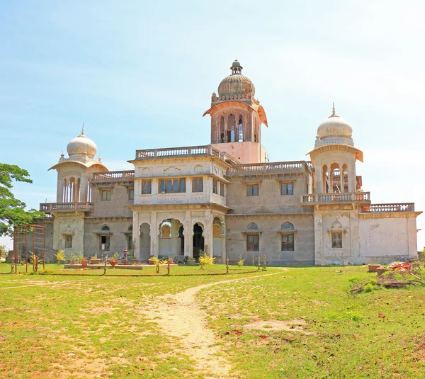 Maharajas Sarayı geri çekilme bir dağ mysore Hindistan üstüne yaz — Stok fotoğraf