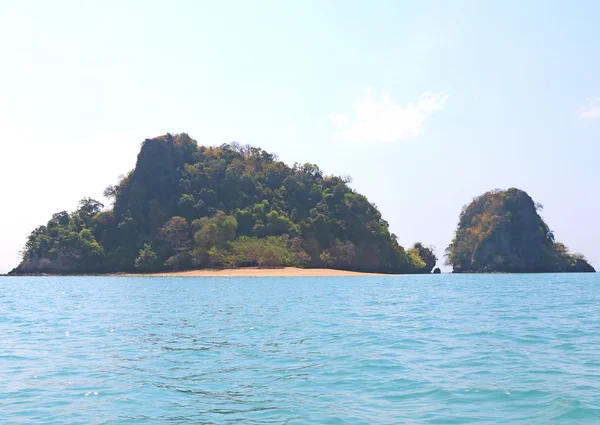 Formations rocheuses et îles autour de krabi Thaïlande — Photo