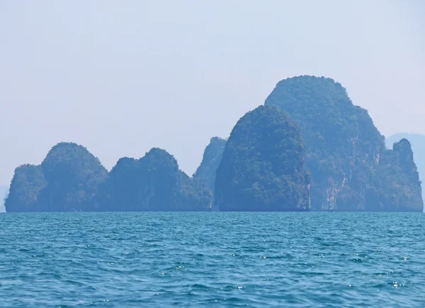 Rock formations and islands around krabi Thailand — Stock Photo, Image