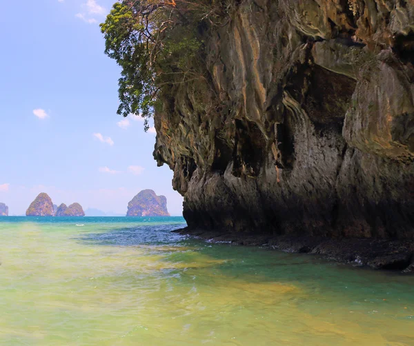 Ilhas ao largo da ilha de Yao Noi Tailândia — Fotografia de Stock