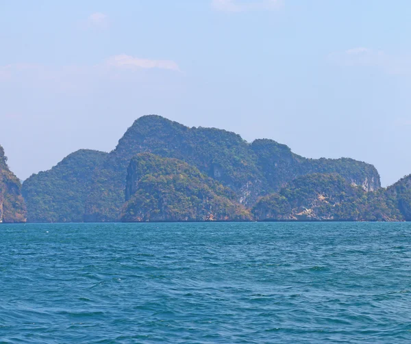 Ilhas ao largo da ilha de Yao Noi Tailândia — Fotografia de Stock