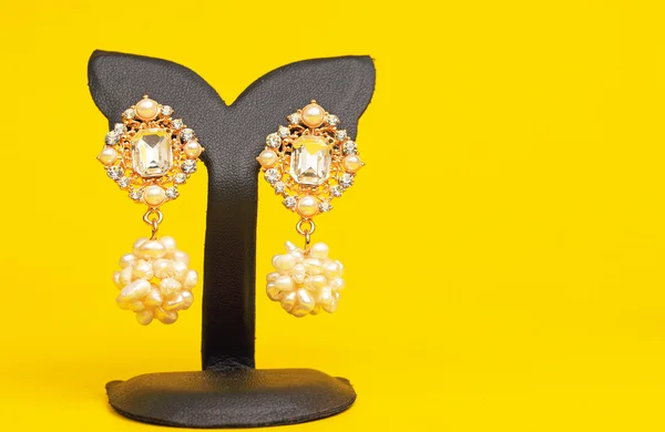 Kostuum juwelen earings — Stockfoto