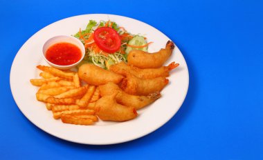 gevrek meyilli ve salata karides