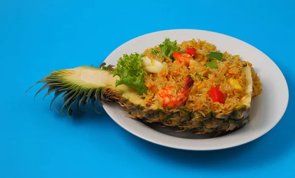 焗的饭和菠萝海鲜 — 图库照片