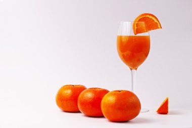 portakal suyu cam portakal ile