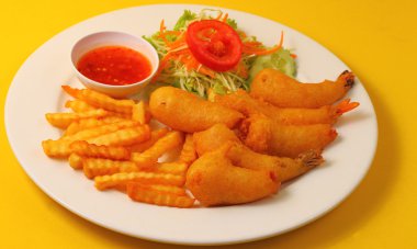 gevrek meyilli ve salata karides