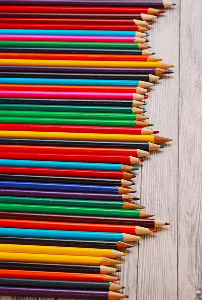Показ цветных карандашей — стоковое фото